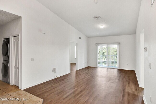 Building Photo - 4911 Key Lime Dr