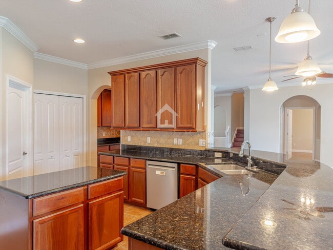 Building Photo - 5109 Legacy Oaks Dr