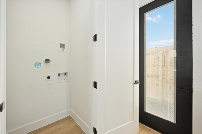 Building Photo - 4202 Kewanee St