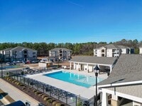 Building Photo - The Groves at 421