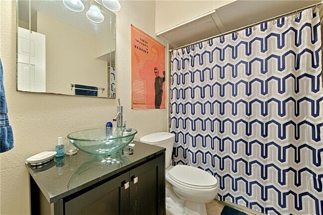 Building Photo - 2020 S Congress Ave