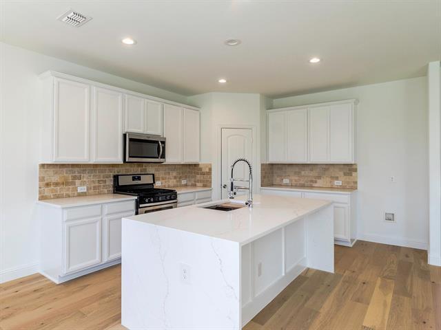 Building Photo - 1700 Meadow Trail Ln