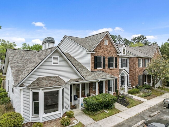 Building Photo - Modern Comfort & Convenience in Regents Green Townhome