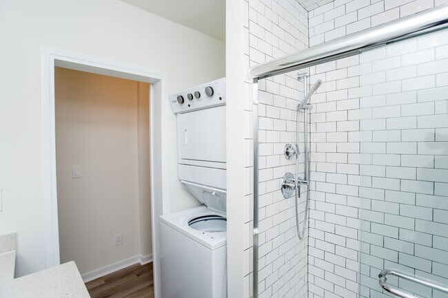 Building Photo - 41 Bridge St