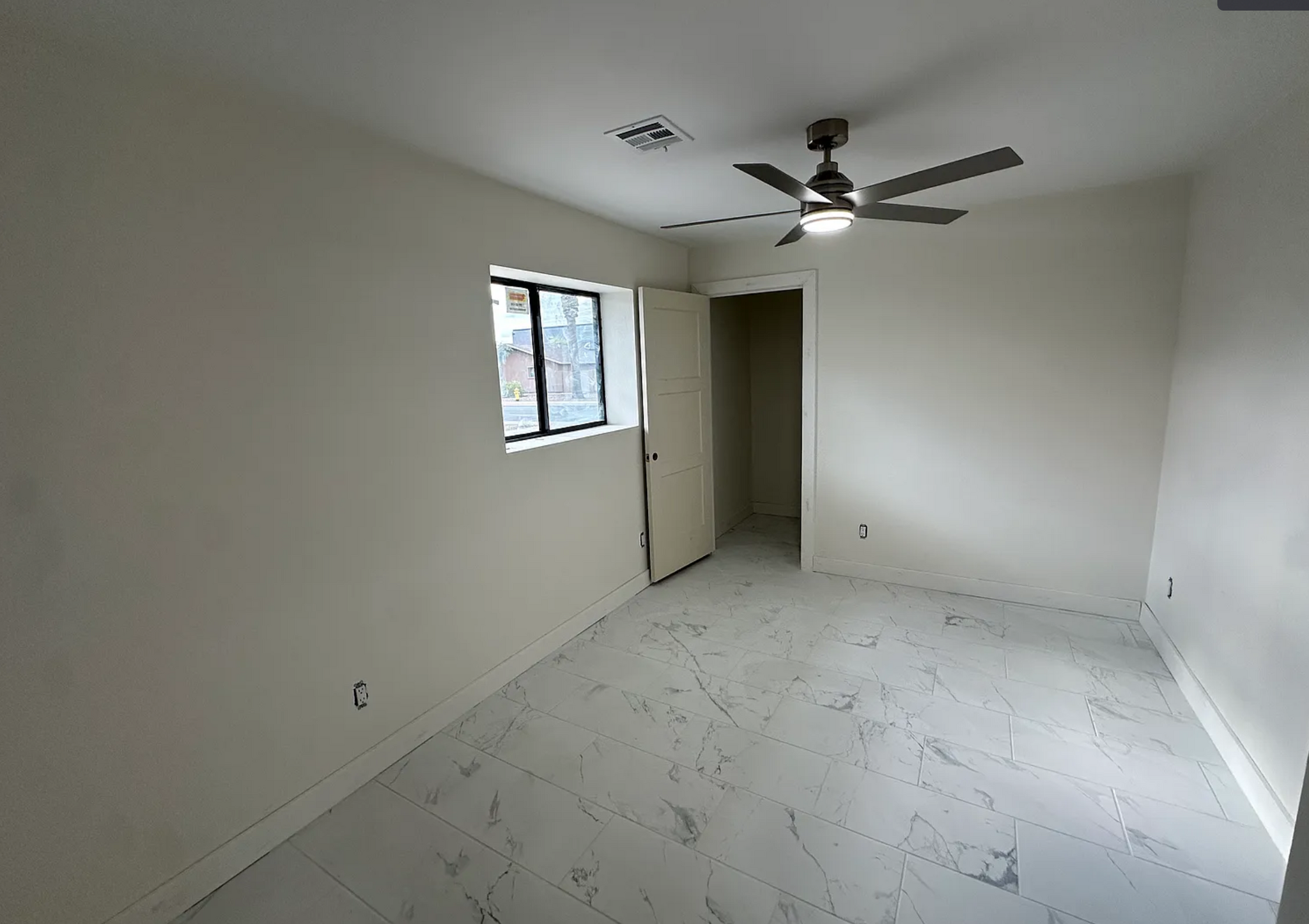 Building Photo - 111 E Pebble Beach Dr