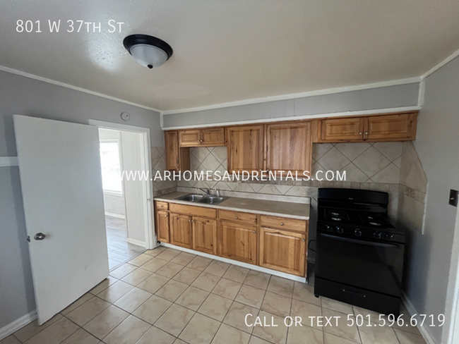 Building Photo - 801 W 37th St