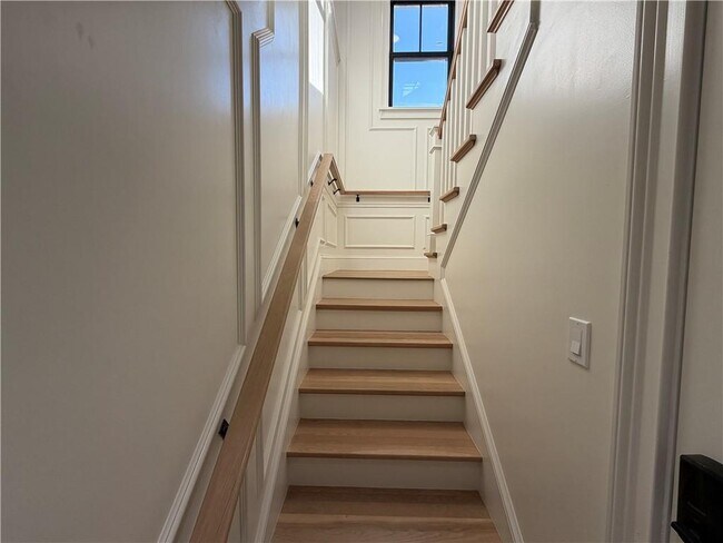 Building Photo - 9-9 Dearborn St