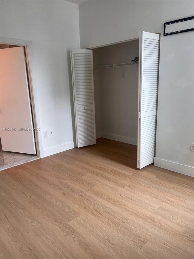 Building Photo - 253 NE 2nd St