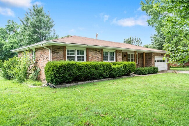 Building Photo - 3 Bedroom 2 Bathroom Springfield, MO