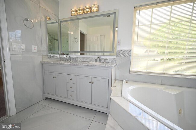 Building Photo - 9100 Goldfield Pl