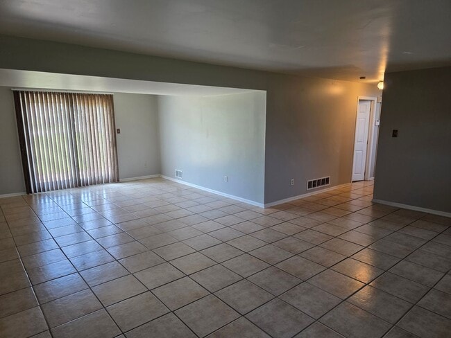 Building Photo - 146 Honora Dr
