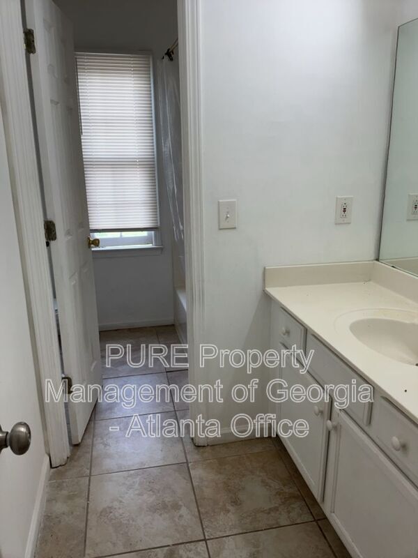 Building Photo - 909 Michael Lee Way