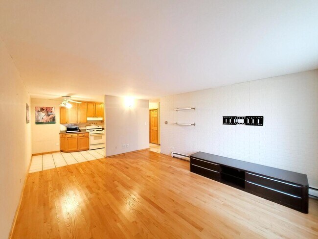 Building Photo - 1500 Robin Cir