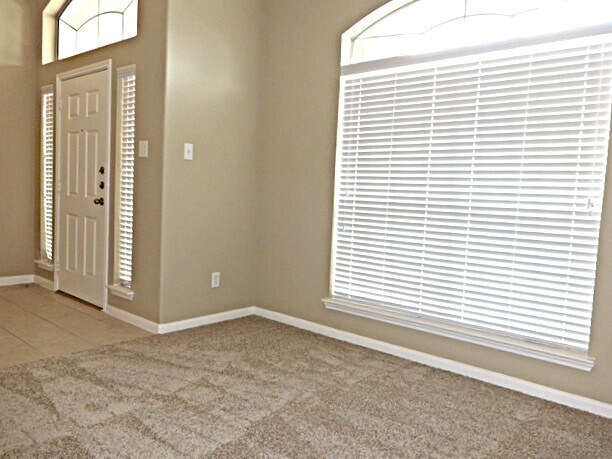 Building Photo - 423 Brushy Glen Dr