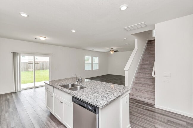 Building Photo - 7810 Hightree Dr
