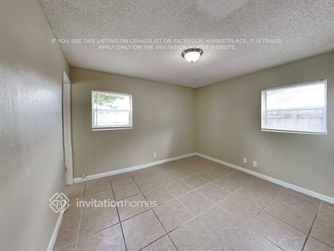 Building Photo - 328 SW 80th Terrace