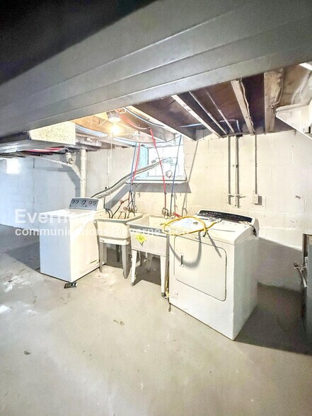 Building Photo - 15444 Appoline St