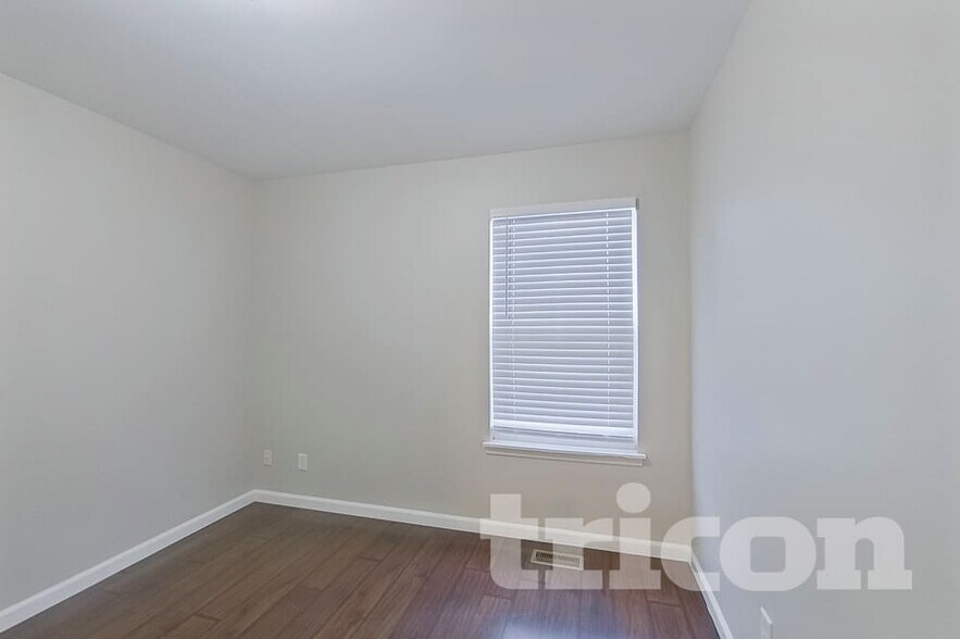 Building Photo - 29 Brookfield Ct