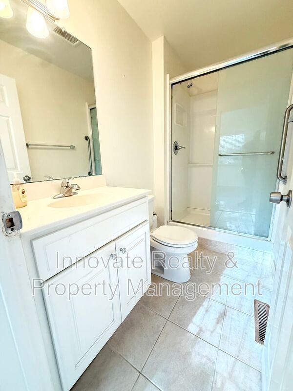 Building Photo - 304 Brookwood Dr