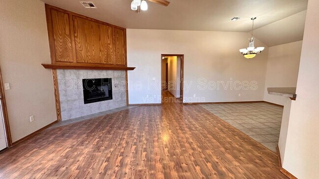 Building Photo - 1306 SW 25th St