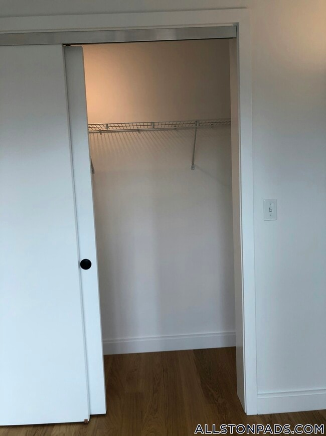 Building Photo - 83 Gardner St