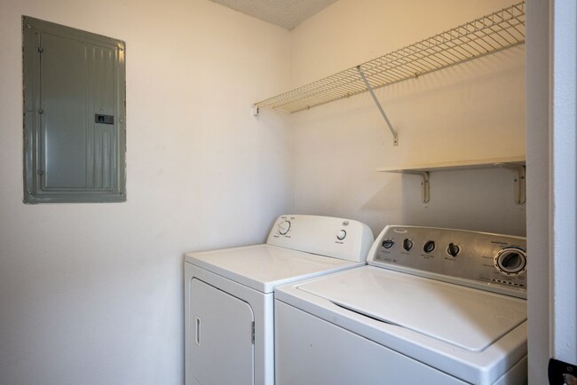 Building Photo - 10873 Windsor Walk Dr
