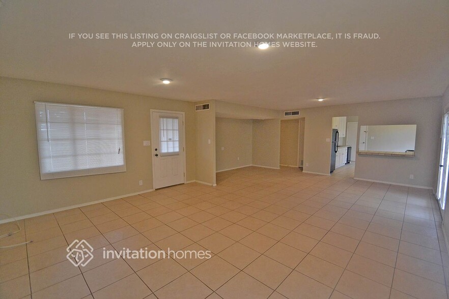 Building Photo - 4147 W Tuckey Ln