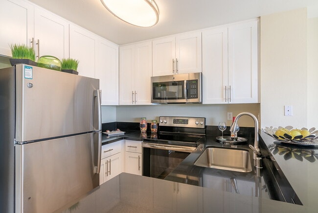 Building Photo - Marbrisa