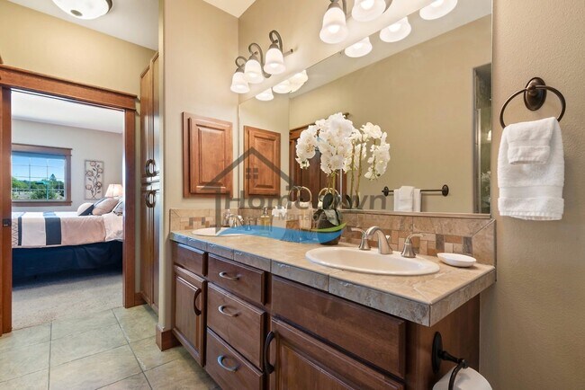 Building Photo - Two Bed, Two Bath Luxury Riverstone Condo!