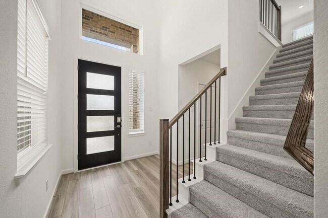 Building Photo - 9630 Poinsettia Hvn Ln