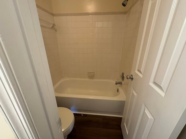 Building Photo - 15538 Port Washington Ct