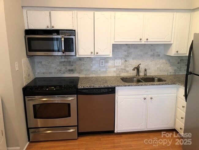 Building Photo - 5925 Quail Hollow Rd