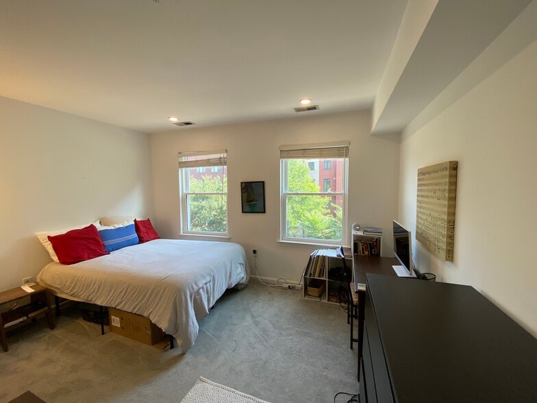 Unit # 3 - 1327 Belmont St NW