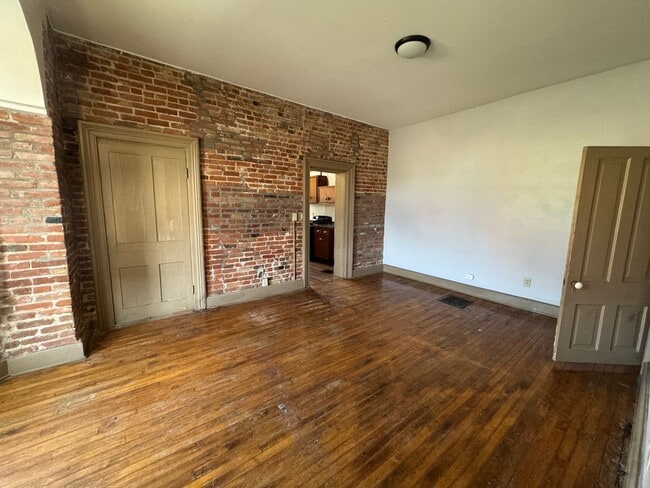 Building Photo - 301 S 13th St