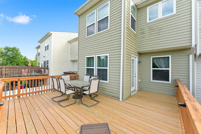Building Photo - 172 Birds Eye View Dr