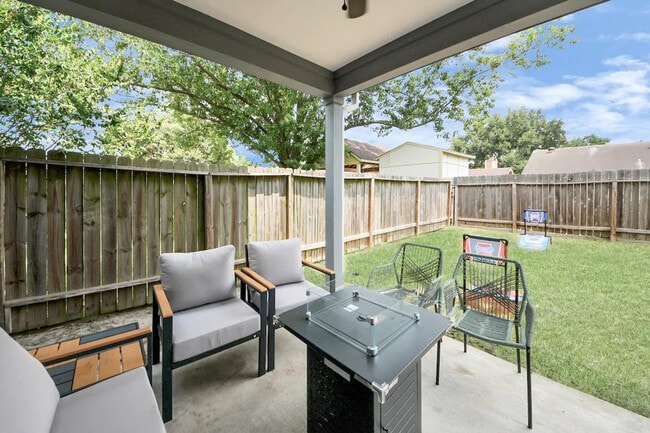 Building Photo - 7542 Lemma Dr