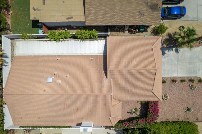 Building Photo - 54140 Avenida Mendoza