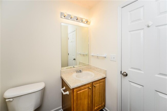 Building Photo - 805 Lewis Ridge Cir