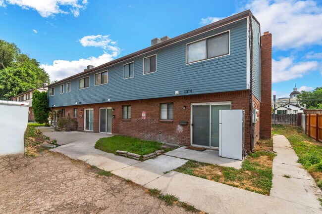 Building Photo - Fresh townhome in Sugarhouse