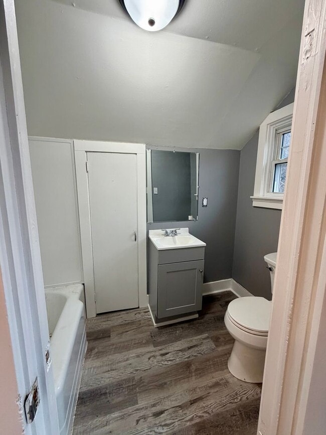 Building Photo - 200 Summer St