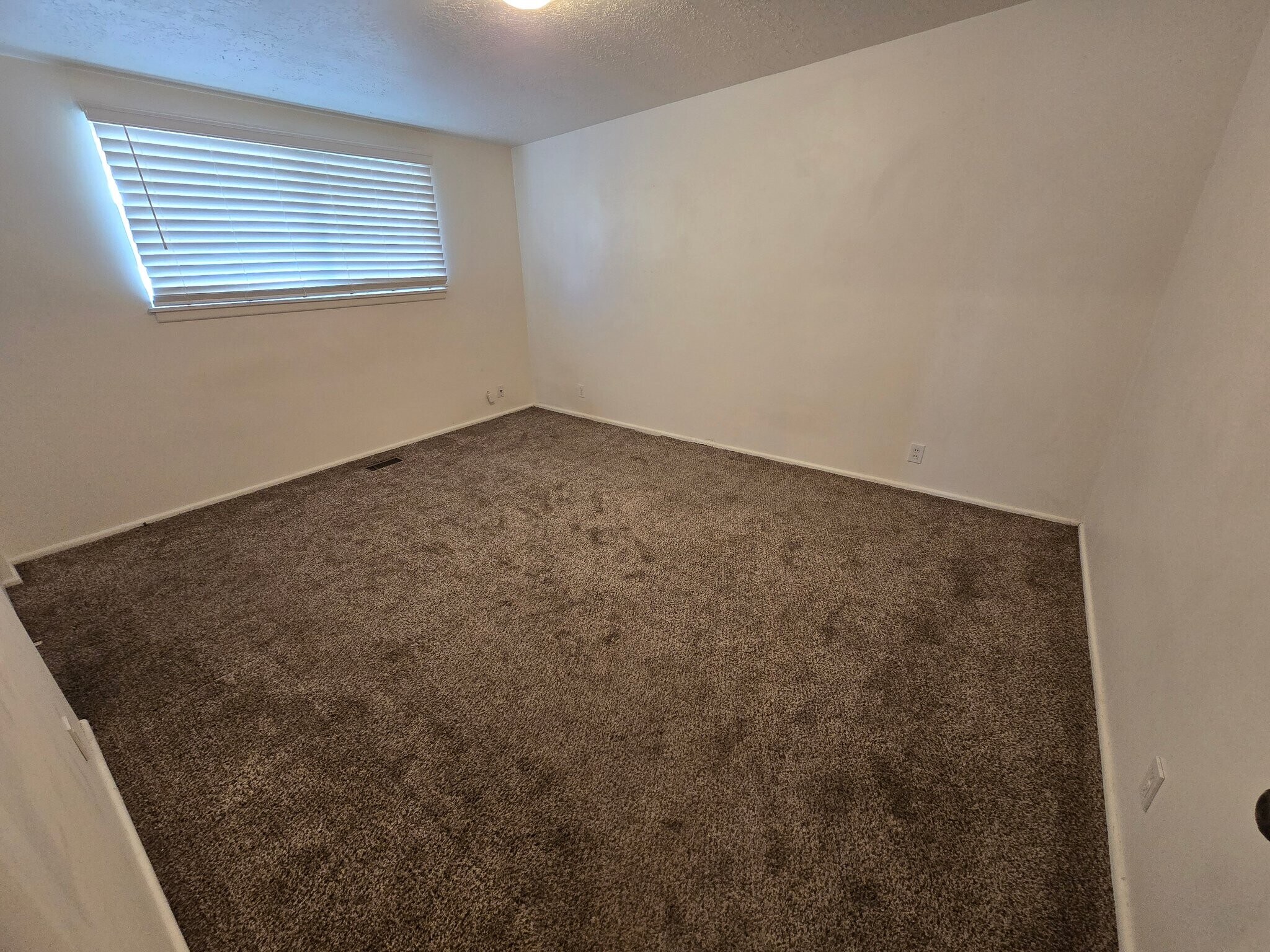 Building Photo - 2583 W 4800 S