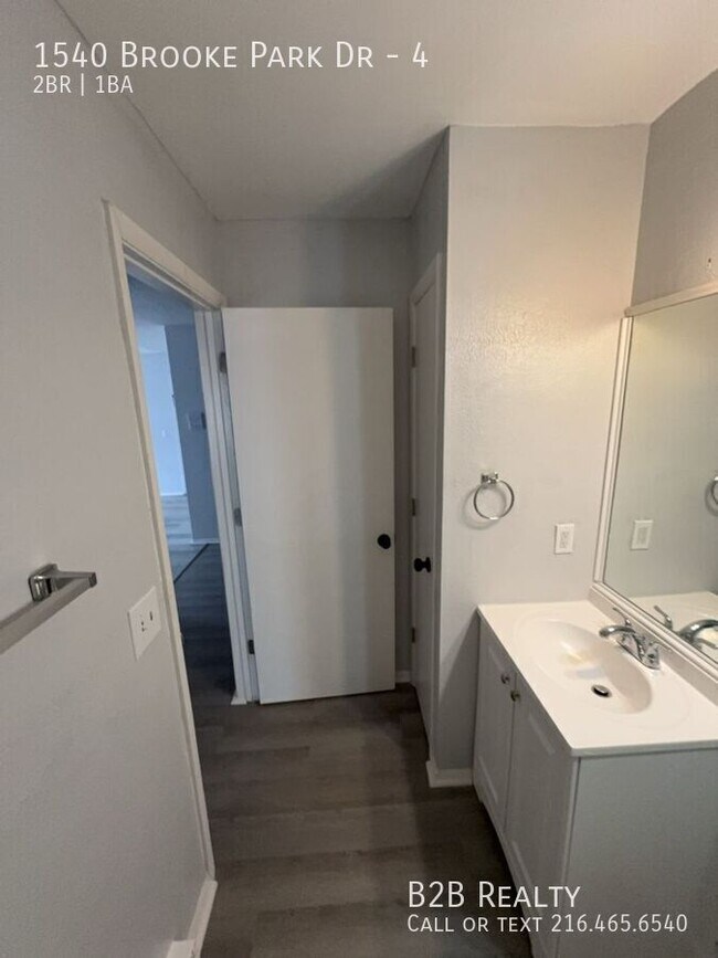 Building Photo - 1540 Brooke Park Dr