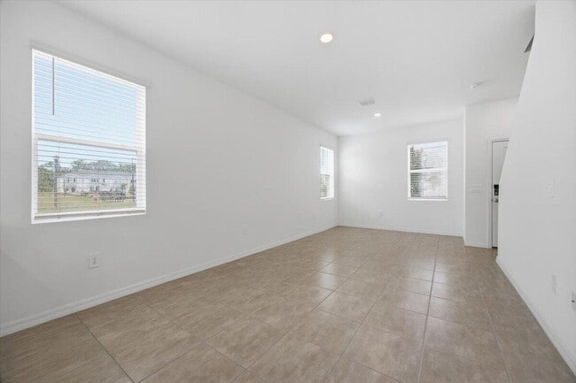 Building Photo - 2907 Skyline Lp