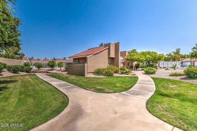 Building Photo - 3510 E Hampton Ave