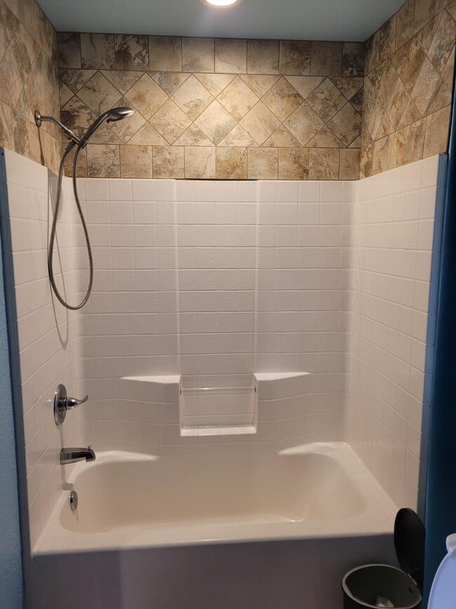 Building Photo - 1107 Devereaux St