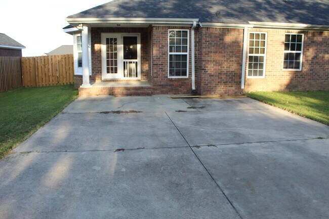 Building Photo - 2979 Clarkston Rd