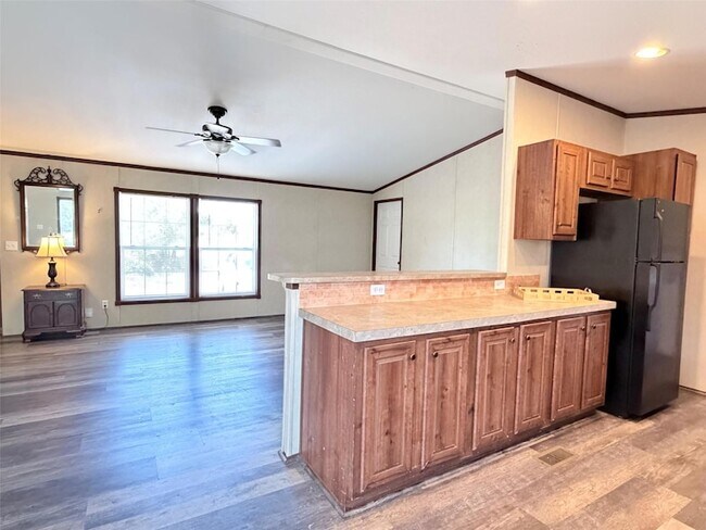 Building Photo - 157 Lakeside Dr