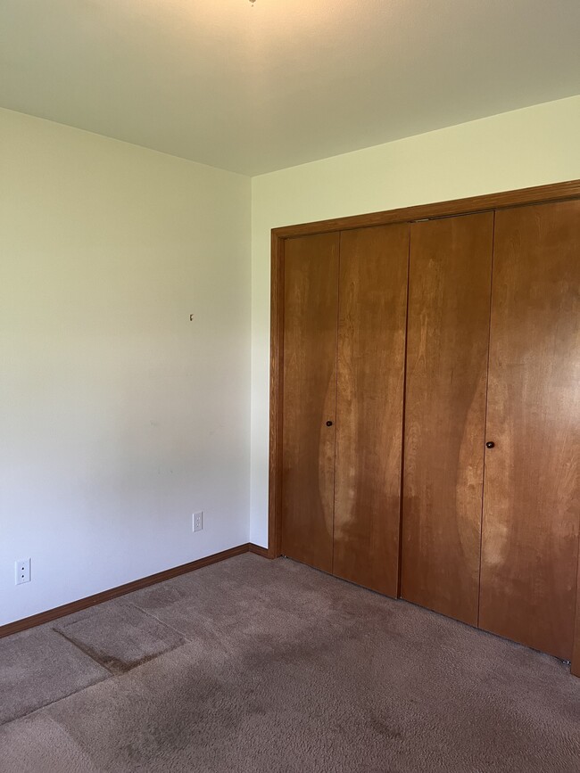 Building Photo - 8182 N Brookside Dr