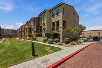Building Photo - 240 W Juniper Ave