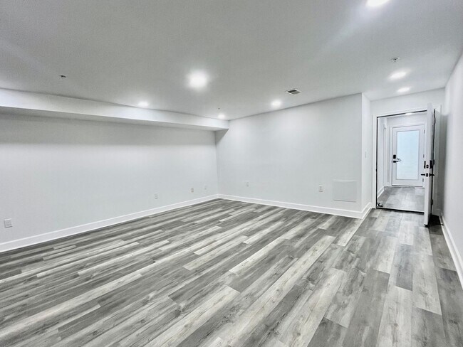 Building Photo - 1510 10th St NW